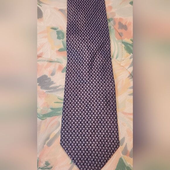 Reaction Kenneth Cole Gray Silver Geometric 100% Silk Men's Tie 58"×3.5" - Picture 5 of 5